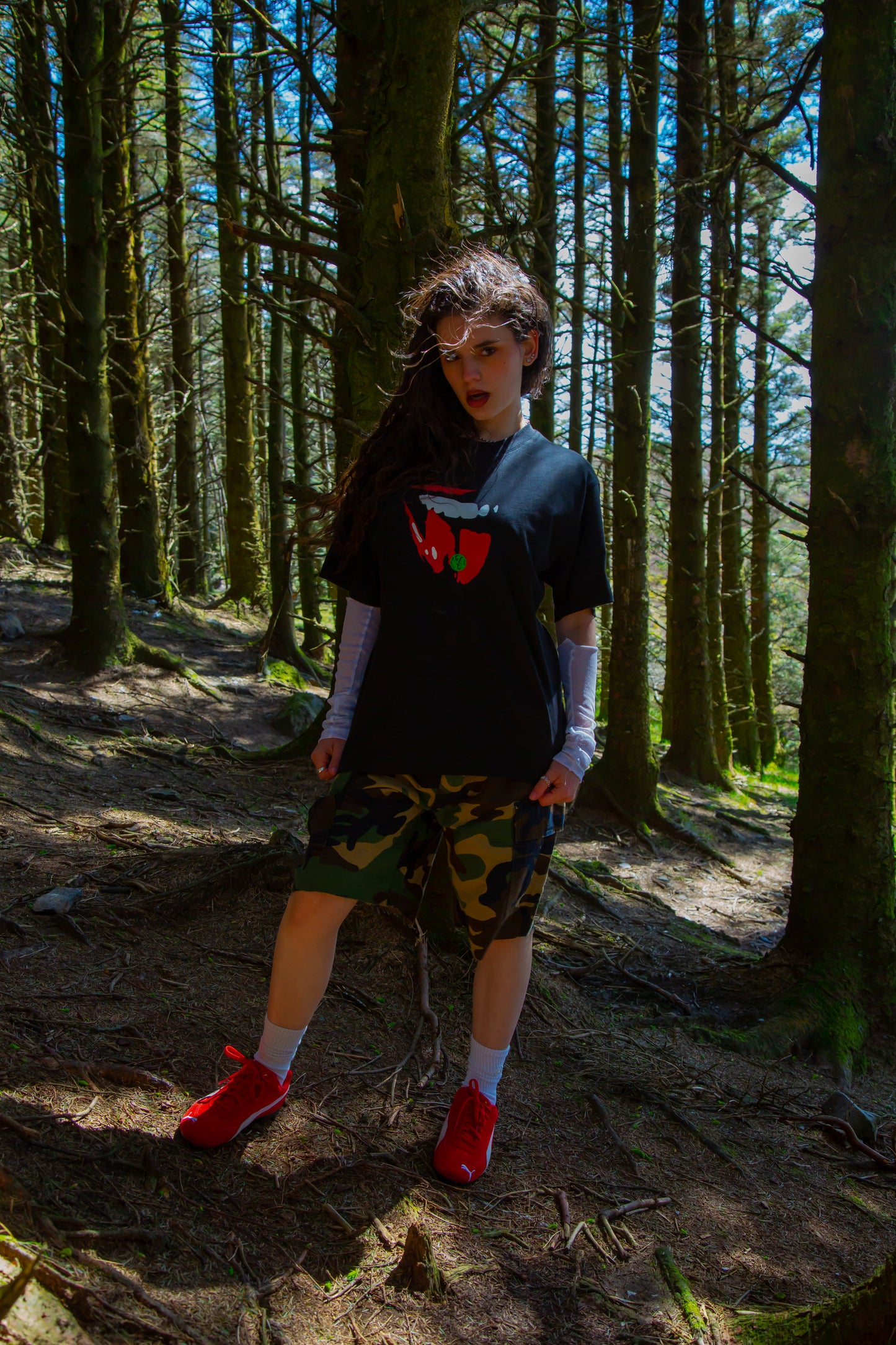 BADG!RL Tee Dubh